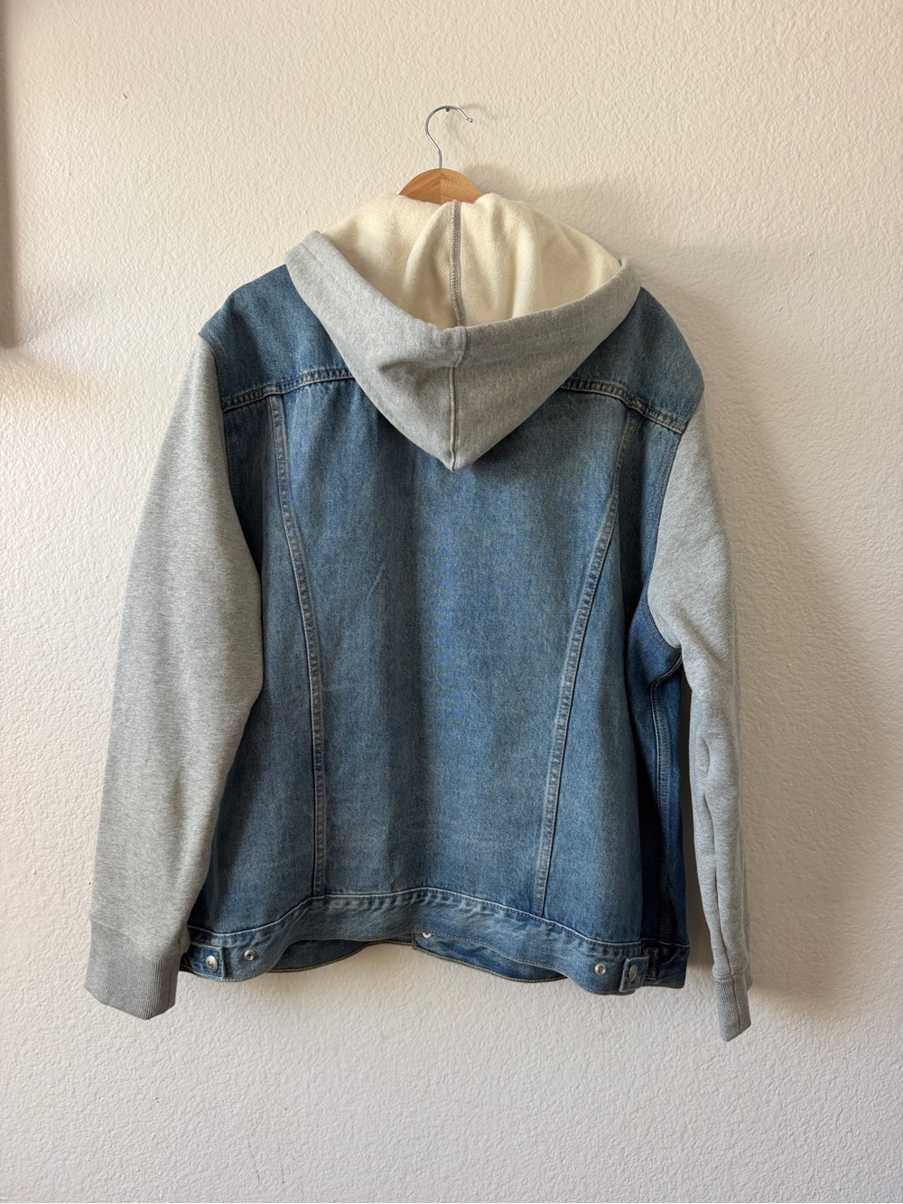 Levi's Blue Denim Jacket with Gray Hood and Sleeves - Picture 8 of 8